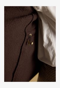 Unausgewählt, chocolate