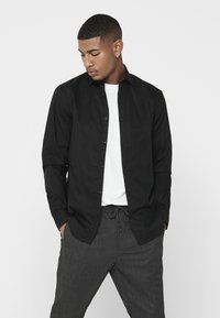 Only & Sons - ONSSANE - Button down-skjorte - black Miniatyrbilde 1