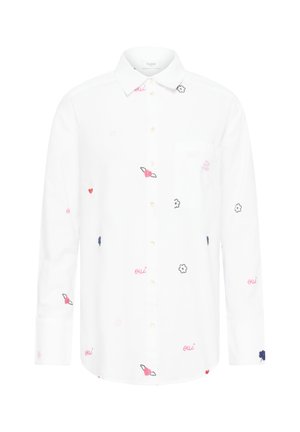 Balta ilgomis rankovėmis marškiniai su apykakle, puoštas mažais siuvinėtus rožiniais širdelėmis, gėlėmis ir žodžiu "oui" išmėtytus visame audinyje.