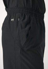 Under Armour ROCK ULTIMATE SHORT - Športne kratke hlače - black/white