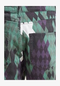 Sélectionné, camo green