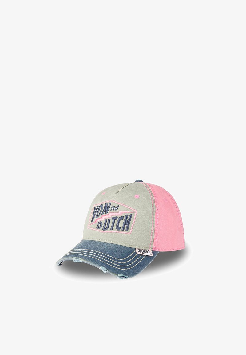 Casquette de baseball avec côtés roses, panneau avant gris, visière bleue usée et logo "Von Dutch" brodé sur le devant et l'étiquette.