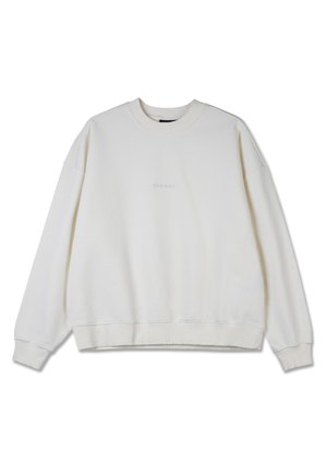 Hvit oversized sweatshirt med rund hals, ribbestrikkede mansjetter og hem, samt en liten brodert logo på brystet. Myk bomullsblanding.