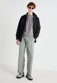 Abercrombie & Fitch PREMIUM VINTAGE BLANK CROP LOGO   - Hosszú ujjú felső - volcanic ash acid wash