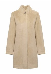 Cappotto in pelliccia sintetica beige con taglio dritto, colletto alto, tasche laterali e maniche lunghe. Texture morbida senza motivi prominenti.