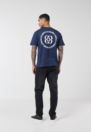 CLOSURE London RELAXED ICON TEE - T-shirt print - navy