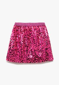 Lyserød palietskirt med en tekstureret overflade, der har en blank finish og en elastisk talje i en kontrasterende mørkere lyserød nuance.