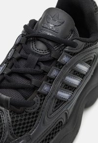 adidas Originals OZMILLEN UNISEX czarny