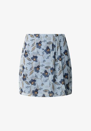 Gonna mini floreale in tessuto azzurro chiaro, con motivi floreali blu scuro e dorati, design plissettato e texture liscia.