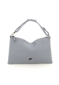 Borsa a tracolla in pelle grigia con una finitura liscia e leggermente testurizzata, bordo superiore ondulato e tracolla removibile. Presenta un dettaglio logo nero.