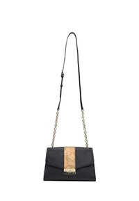 Borsa a mano in pelle nera con una finitura testurizzata, dotata di una tracolla in catena dorata e un accento con motivo mappa sulla chiusura a flap.