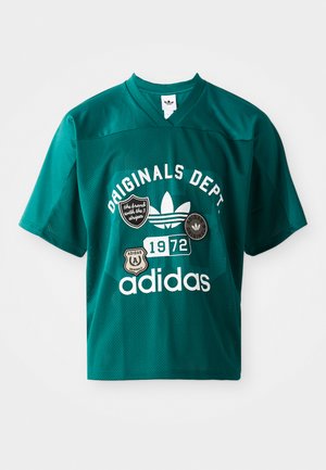 Tealowa siatkowa koszulka sportowa z dekoltem w serek, krótkimi rękawami i graficznymi naszywkami, w tym "ORIGINALS DEPT." i "1972" w białym kolorze.