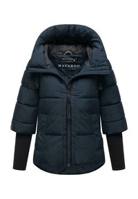 Navahoo pufferjack in donkerblauw, met een hoge kraag, ritssluiting, korte mouwen, geribbelde manchetten en een geborduurd textuur.