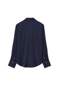 Camicia a maniche lunghe blu navy con polsini bottonati, vista di dietro su sfondo bianco.