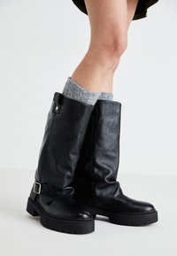 Steve Madden GODIVA - Stivali con plateau - black