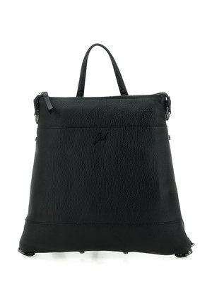 Borsa a mano in pelle nera texturizzata con manici superiori, chiusura con cerniera e logo in rilievo discreto al centro sulla parte frontale.