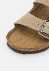 Birkenstock ARIZONA - Riemensandalette - desert buck faded khaki
