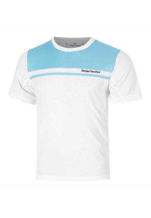Weißes Kurzarm-T-Shirt mit einem hellblauen Einsatz über der Brust und dem "Sergio Tacchini"-Logo auf der rechten Seite.