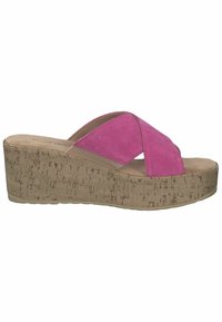 Sandali slide in suede rosa con design a strap incrociato, poggiati su una suola a cuneo in sughero con superficie testurizzata.