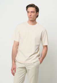 PROFUOMO SHORT SLEEVE - T-shirt - bas - off white