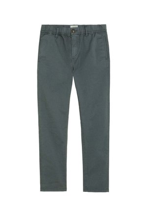Pantalones chinos para hombre en color gris de corte recto, con cierre de botón, trabillas para cinturón y bolsillos frontales, mostrados sobre un fondo blanco.