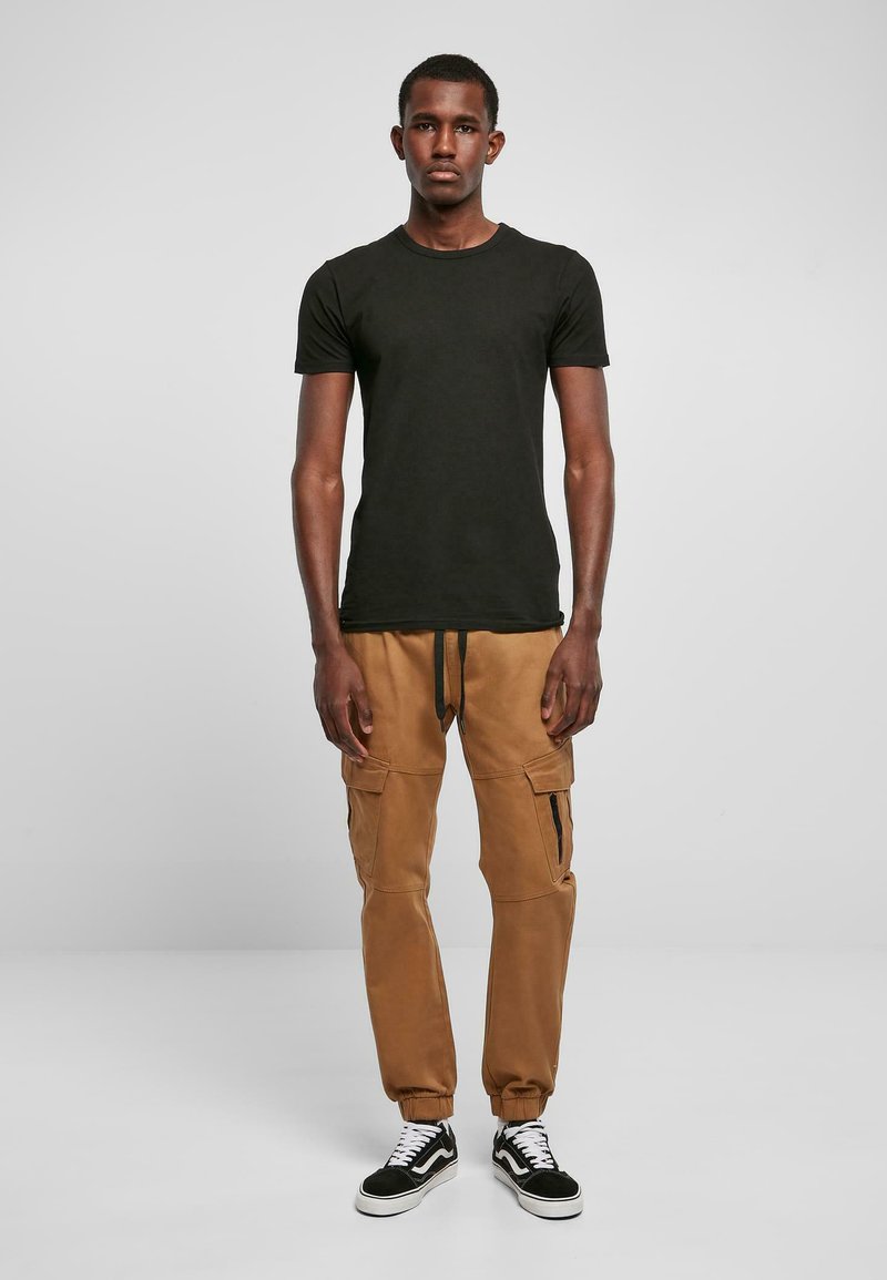Santi Aldama Southpole Pantalones Deportivos De Nailon Resistentes Al Agua De Secado Rápido Para Hombre Con Bolsillos Con Cremallera, Naranja Pantalones All Saints Ajustados Algodón Deporte