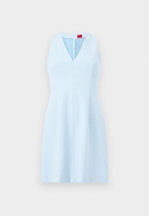 Ärmelloses hellblaues Kleid mit V-Ausschnitt und Reißverschluss am Rücken, knielang, tailliert, glatter Stoff, ohne Muster oder Verzierungen.