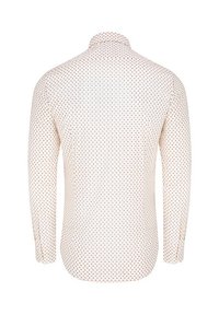 Biała koszula z długim rękawem z małym, kolorowym wzorem w kropki, klasycznym kołnierzykiem i mankietami na guziki. Miękka tkanina o gładkiej fakturze.