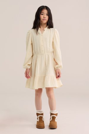 WE Fashion, Robe de jour - light yellow