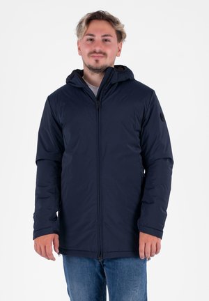 Giacca invernale blu navy con chiusura a zip, cappuccio regolabile e fodera interna a contrasto, caratterizzata da una texture liscia e hardware minimal.