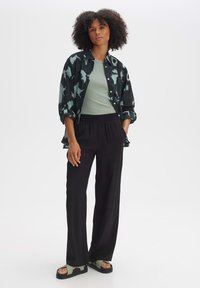 OPUS FUMINE - Hemdbluse - emerald