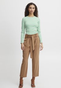 b.young BYPESSY - Langærmet T-shirt - ming green mix