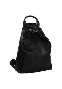 Zwarte leren rugzak met een gladde afwerking, verstelbare schouderbanden, een afgeronde handgreep aan de bovenkant en een onderscheidende ritssluiting aan de voorkant.