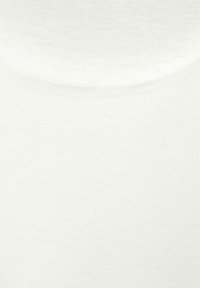 Hvid bomuldsstof med en glat tekstur, der har en rund halsudskæring og ingen synlige mønstre eller hardware. Simpel og minimalistisk design.