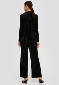 s.Oliver BLACK LABEL PLISSIERTES  - Camicetta - schwarz