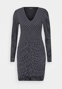 Schwarzes Kleid mit langen Ärmeln, V-Ausschnitt und weißen Rautenmuster. Mit geraffter Textur an der Taille für eine taillierte Silhouette.