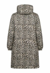 Manteau imprimé léopard avec capuche, présentant une texture matelassée, des manches longues et une coupe décontractée. Les couleurs incluent beige, marron et noir.