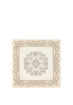 Foulard carré beige avec des motifs complexes en cachemire et floraux bruns formant un médaillon central et une bordure décorative.