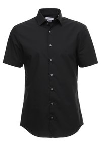 Svart kortärmad skjorta med knappar och krage, synlig varumärkesetikett vid nacköppningen, samt subtil logotyp på bröstet.