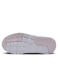 Suola delle sneaker Nike in bianco con accenti rosa chiaro. Presenta una gomma testurizzata per la presa, un motivo a griglia e un dettaglio distintivo del logo.
