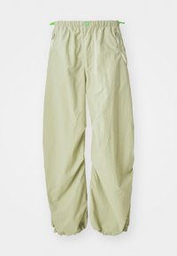 Unselected, olive aura/green strike