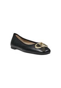 Ballerine in pelle nera con punta arrotondata, finitura lucida e dettaglio in metallo color oro sulla parte anteriore. Design con suola piatta.