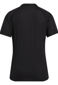 Cămașă sport neagră cu mânecă scurtă, cu o textură netedă, decolteu rotund și mâneci raglan, având detalii delicate de cusătură.