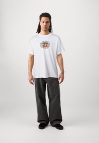 Billabong OTIS SUN - T-shirts med print - white