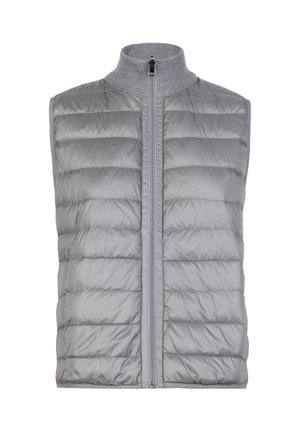 Grå puffer vest med høj krave, quiltet tekstur og lodrette syninger. Har en midterlynlås og ribbet hals for ekstra varme.
