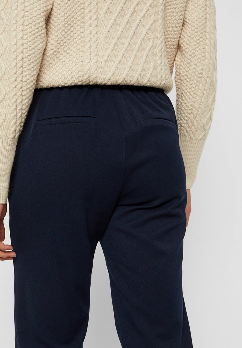 Damen Chinos | Vero Moda VMMAYA SOLID PANT Stoffhose night sky/dunkelblau - JG42124 Damen Chinos | Vero Moda VMMAYA SOLID PANT Stoffhose night sky/dunkelblau - JG42124