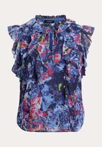 Blomstreprint bluse i blått med volanger på ermene, høy hals med knyting, og livlige detaljer i rosa, grønt og gult.
