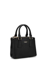 Borsa a tracolla nera texture con doppi manici corti, hardware dorato, chiusura con zip e base stabile. Logo del marchio ben in evidenza sul davanti.