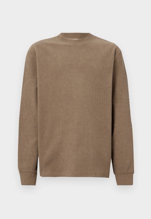 Brauner, gerippter Pullover mit langen Ärmeln, rundem Halsausschnitt und eng anliegenden Bündchen. Weiche Textur und schlichtes Design, geeignet für legere Anlässe.