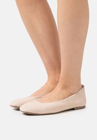 Tamaris Klassischer Ballerina - nude - Zalando.de